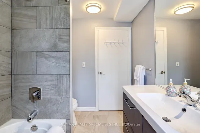 Additional image 24 of 2363 Parkway Dr