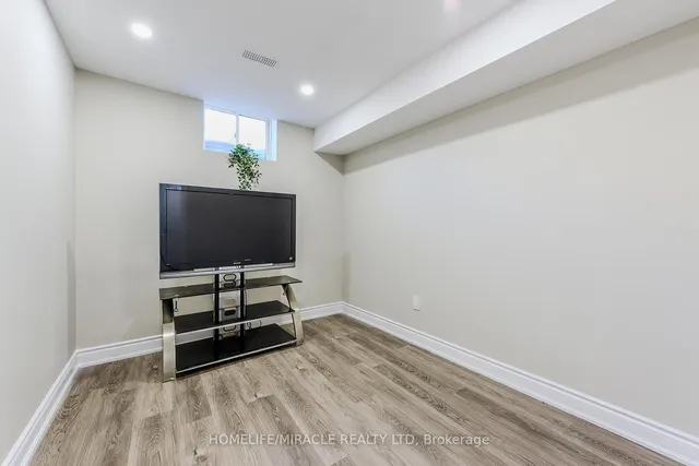 Additional image 37 of 122 Bonnie Braes Dr