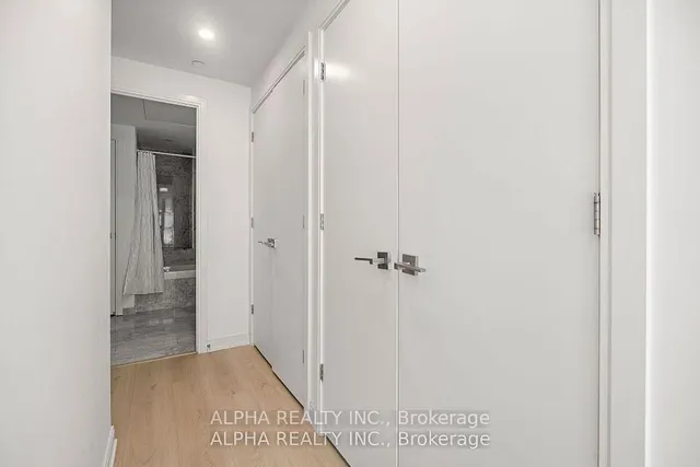 Additional image 9 of 50 Charles St E St Unit 4307