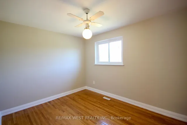 Additional image 31 of 7139 Darcel Ave