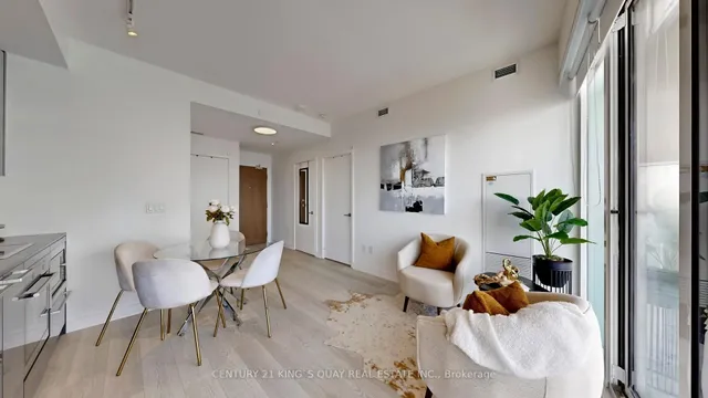 Additional image 3 of 115 Mcmahon Dr Unit 3707