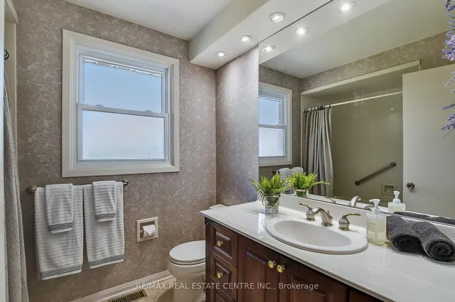 Additional image 32 of 2151 1 Rd