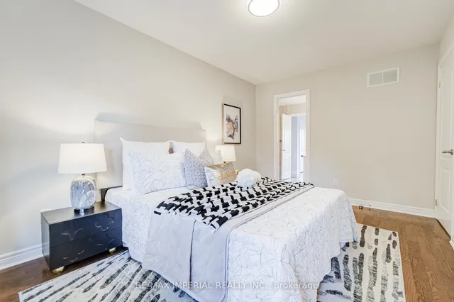 Additional image 36 of 206 Hollywood Ave