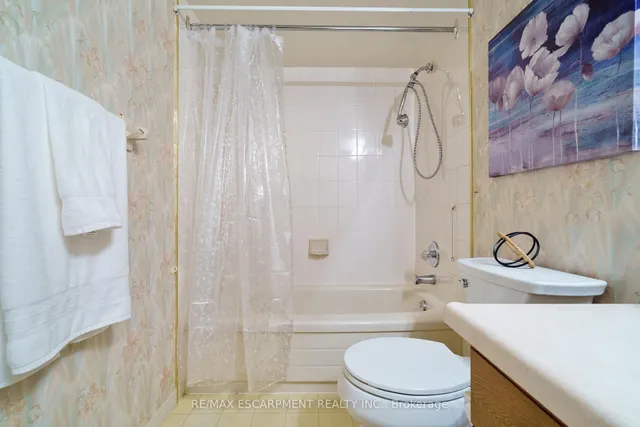 Additional image 21 of 416 LIMERIDGE Rd Unit 213