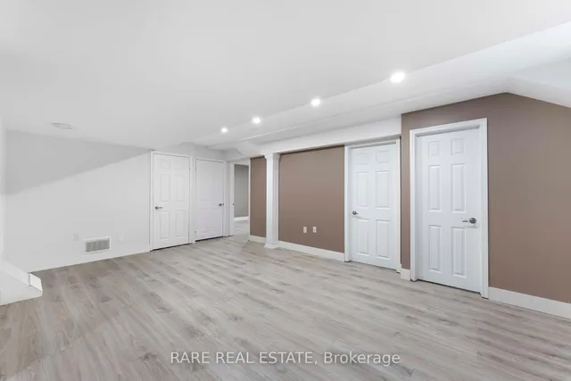 Additional image 42 of 953 Rigo Cross