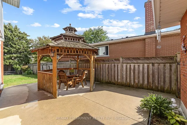 Additional image 33 of 47 Leaway Ave