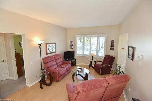 Additional image 6 of 137 Silverbirch Blvd