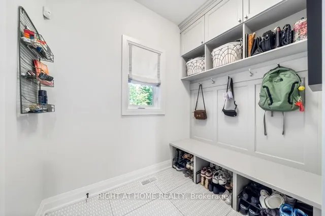 Additional image 19 of 89 Lloyminn Ave