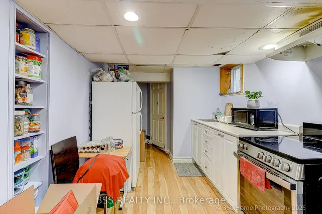 Additional image 16 of 96 Laurel Ave