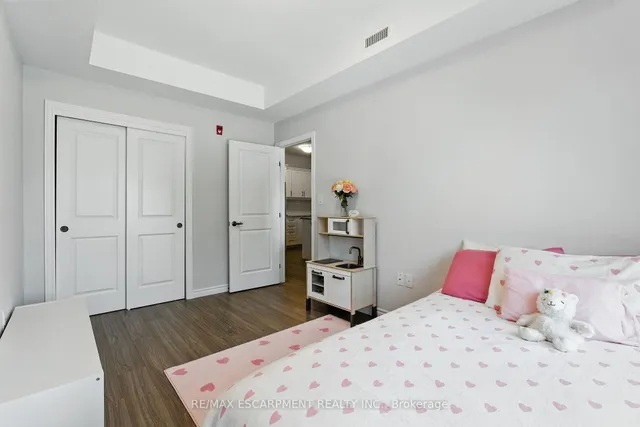 Additional image 29 of 2605 BINBROOK Rd Unit 211