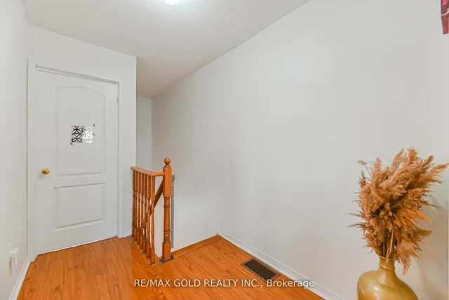 Additional image 31 of 28 Plum Hollow Crt