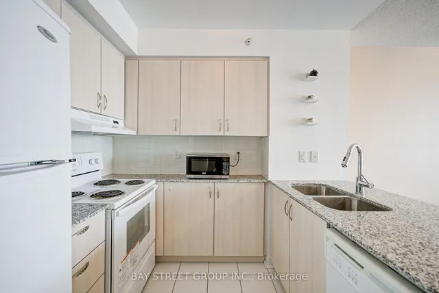 Additional image 8 of 5740 Yonge St Unit 1003