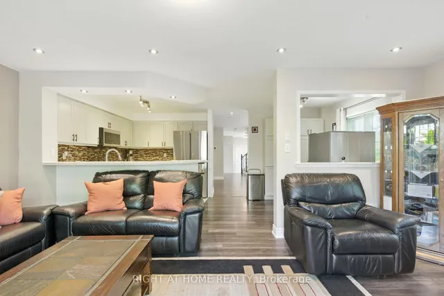 Additional image 6 of 1233 Lamont Cres