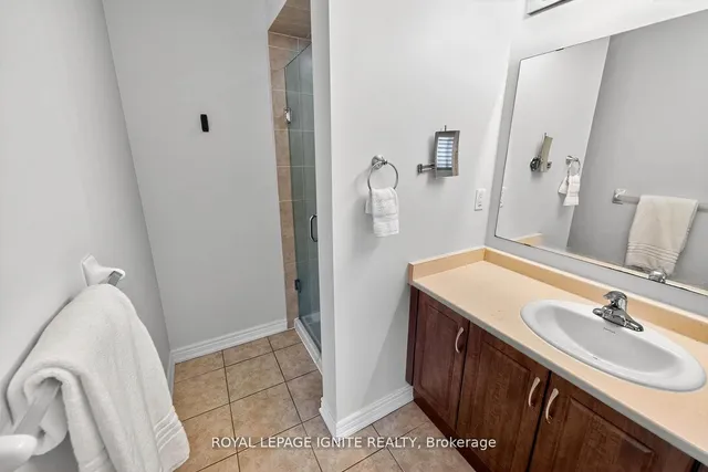 Additional image 27 of 24 Micarta Ave