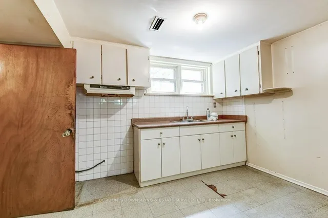 Additional image 37 of 97 Mc Roberts Ave