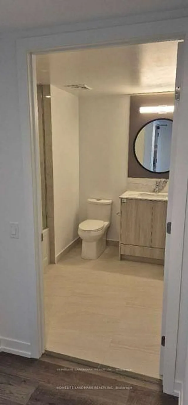 Additional image 9 of 771 Yonge St Unit 1807