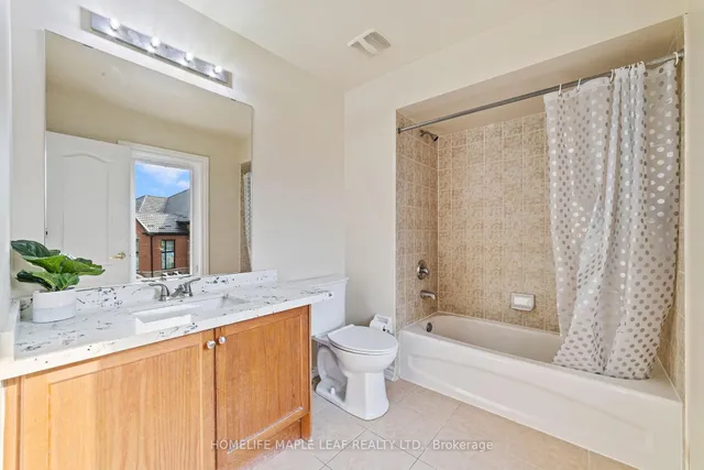 Additional image 30 of 18 Regis Circ