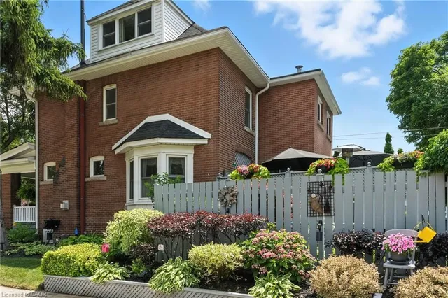 Additional image 44 of 98 Kensington Ave