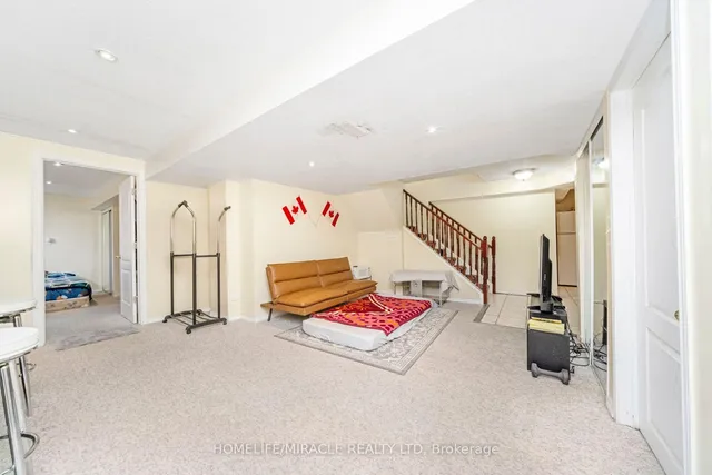 Additional image 38 of 17 Mainard Cres