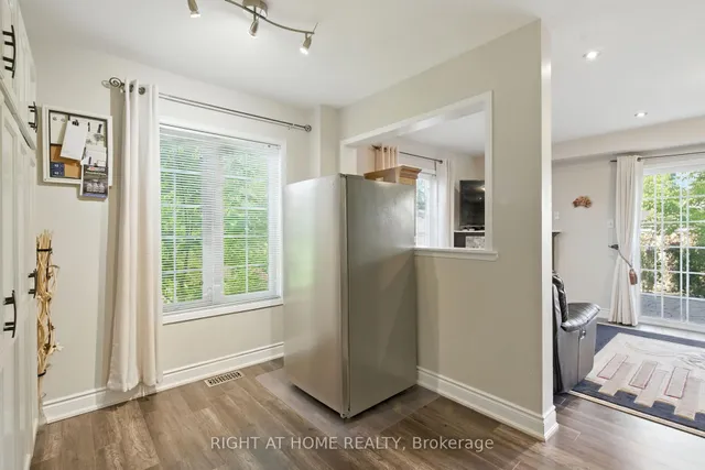 Additional image 13 of 1233 Lamont Cres