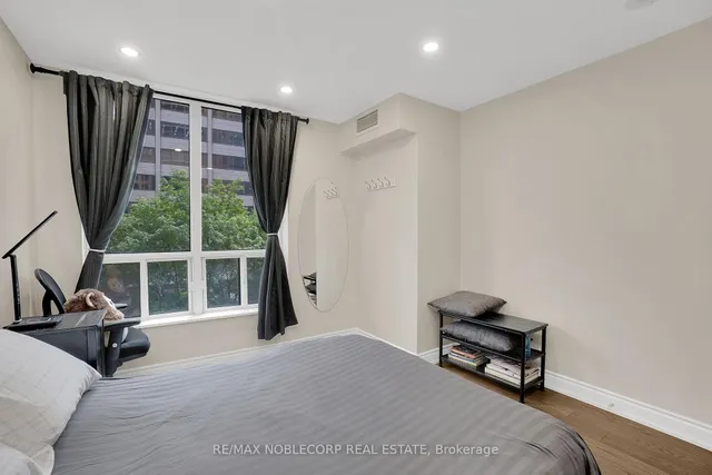 Additional image 18 of 33 Sheppard Ave Unit 500