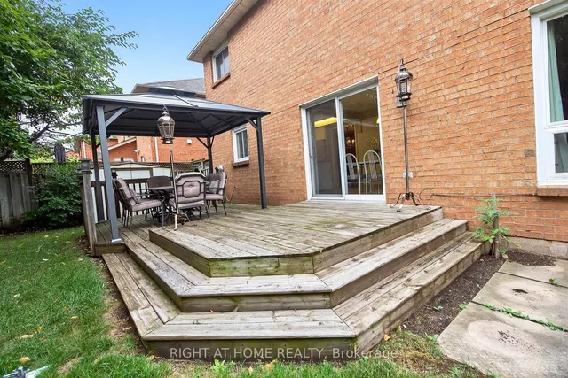 Additional image 36 of 1084 Grandeur Cres