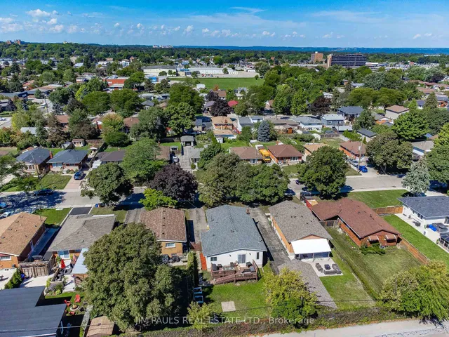 Additional image 30 of 67 Deschene Ave