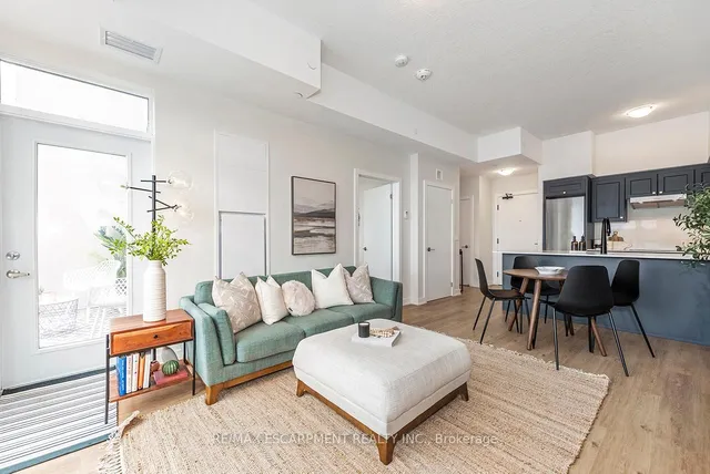 Additional image 14 of 600 North Service Rd Unit 606