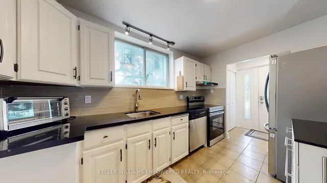 Additional image 11 of 30 Paperbirch Dr