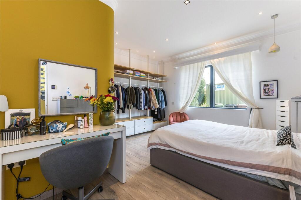 Additional image 11 of West Riding, Bricket Wood, St. Albans, Hertfordshire, AL2