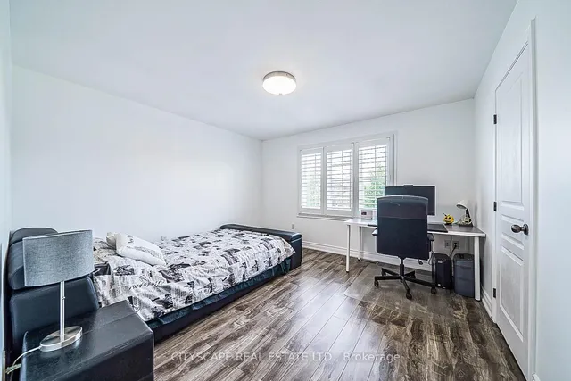 Additional image 18 of 19 Staples Lane