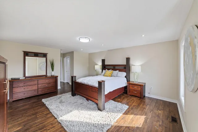 Additional image 25 of 18 Regis Circ