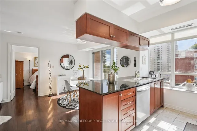 Additional image 13 of 60 St.Clair Ave Unit 1001