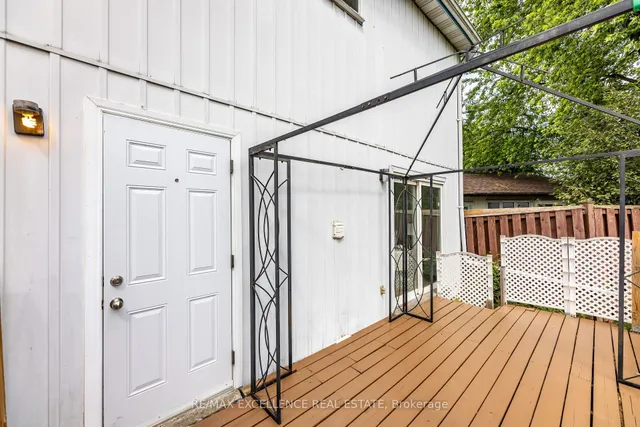 Additional image 32 of 20 Hedgeson Crt