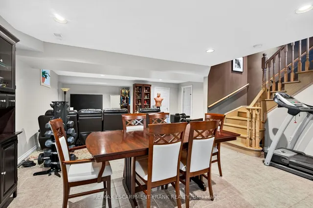 Additional image 32 of 18 Konstantine Crt