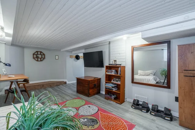 Additional image 23 of 26 Weir St