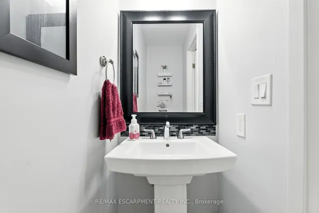 Additional image 20 of 2254 Upper Middle Rd Unit 3