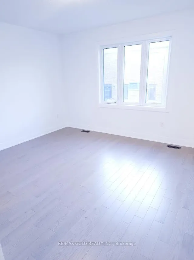 Additional image 16 of 1459 Whitock Ave