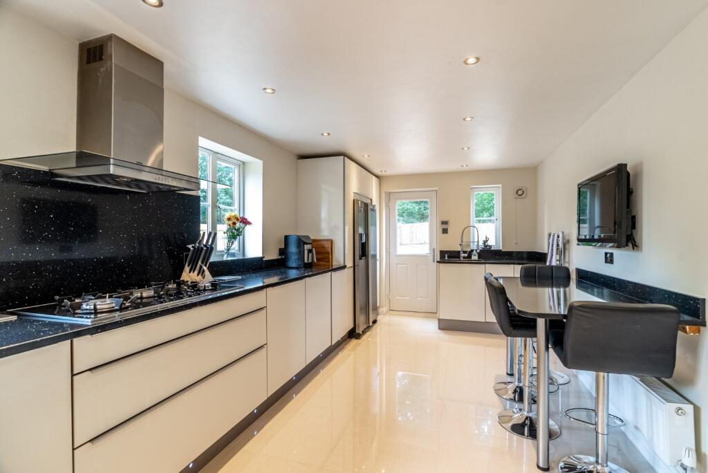 Additional image 7 of St. Barts Close, St. Albans, Hertfordshire, AL4