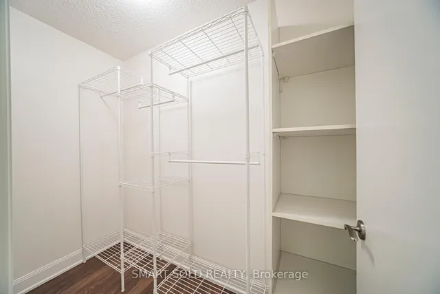 Additional image 22 of 2191 Yonge St Unit 901