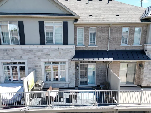 Additional image 21 of 215 Dundas St Unit 9