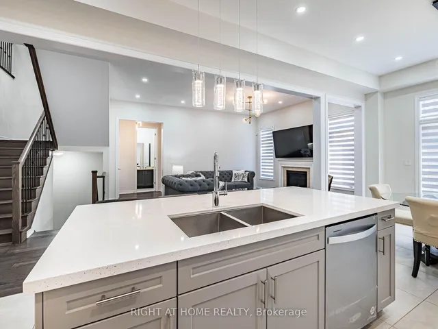 Additional image 11 of 16 Charing Cross Gate