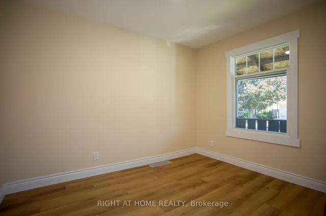 Additional image 8 of 11 Robins Ave