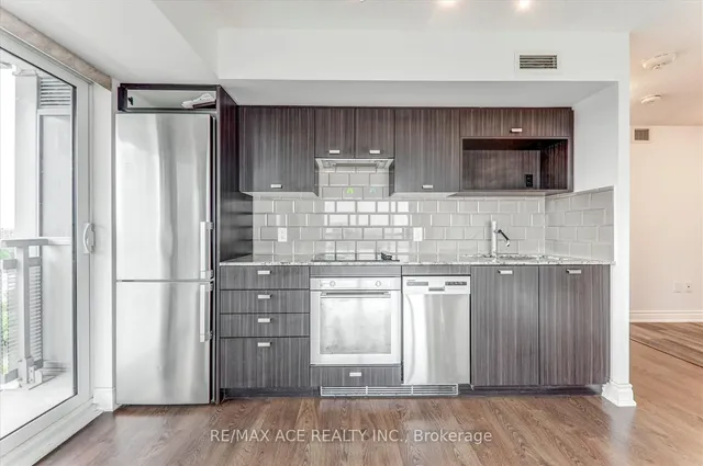 Additional image 18 of 275 Village Green Sq Unit 1323