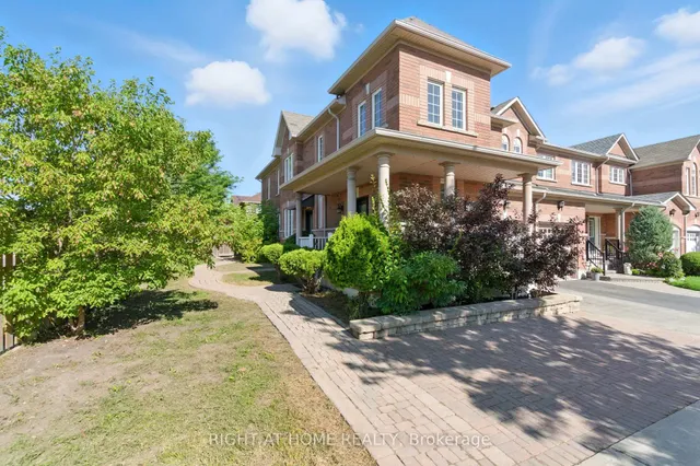 Additional image 26 of 1233 Lamont Cres