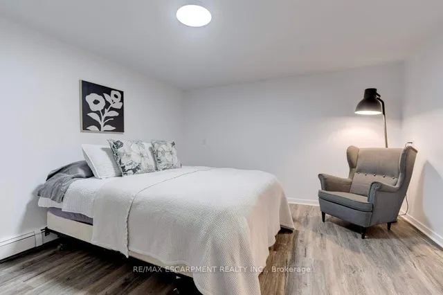 Additional image 38 of 636 WEST OVAL Dr