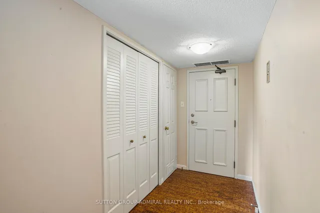 Additional image 4 of 245 The Donway West Unit 402