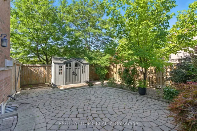 Additional image 29 of 1233 Lamont Cres