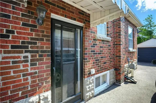 Additional image 41 of 127 Garside Ave