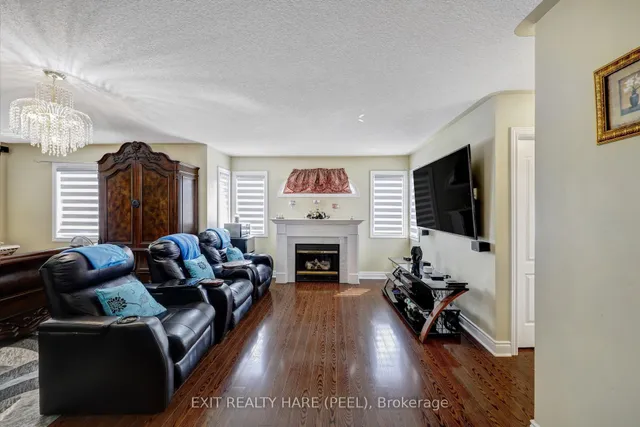 Additional image 32 of 23 Fontainebleu Rd